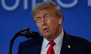 Ông Trump đổi lập trường, bỏ yêu cầu về lệnh ngừng bắn ở Ukraine Ông Trump đổi lập trường, bỏ yêu cầu về lệnh ngừng bắn ở Ukraine